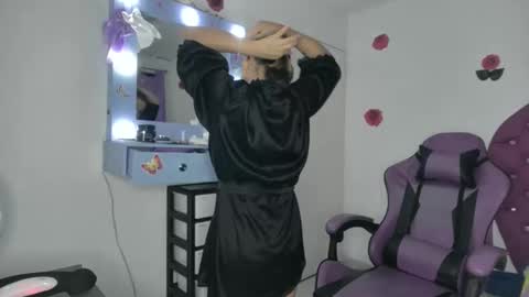 Roxy online show from May 2026 04:51:02 AM