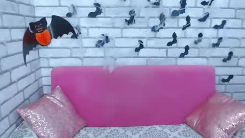 Snapshot of roxy_luxe chatting on October 2025 04:56:01 AM roxy_luxe online show from October 2025 04:56:01 AM