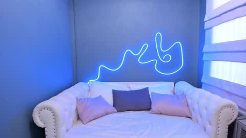 Roxy online show from December 2024 04:48:02 AM