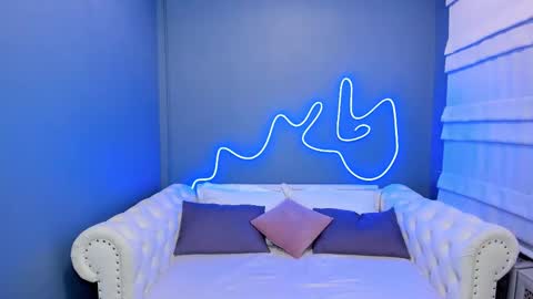 Roxy online show from February 2025 01:25:01 AM