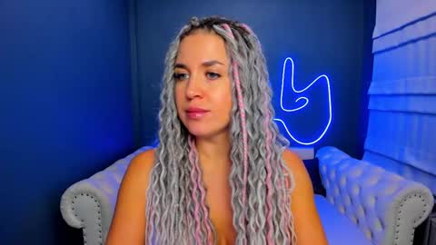 Roxy online show from October 2025 01:25:02 AM