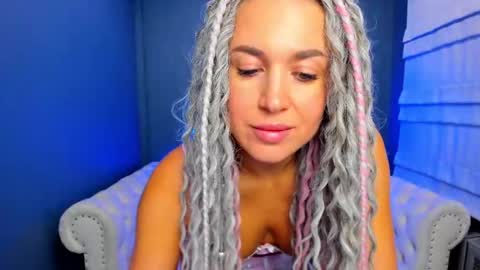 Roxy online show from October 2025 02:31:01 AM