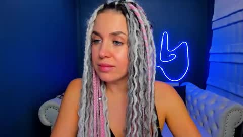 Roxy online show from November 2025 01:48:02 AM