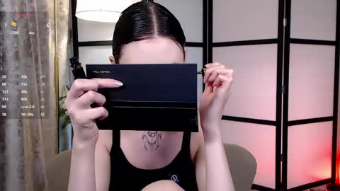 Snapshot of roxy_morrison_x chatting on April 2026 03:44:01 AM roxanne online show from April 2026 03:44:01 AM