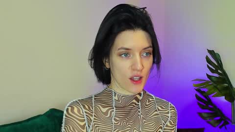 Snapshot of roxy_riot_ chatting on February 2025 04:24:02 AM roxy_riot_ online show from February 2025 04:24:02 AM