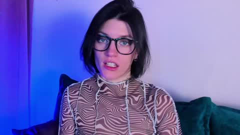 Snapshot of roxy_riot_ chatting on February 2025 07:29:01 AM roxy_riot_ online show from February 2025 07:29:01 AM