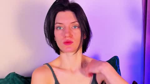 Snapshot of roxy_riot_ chatting on February 2025 01:22:01 AM roxy_riot_ online show from February 2025 01:22:01 AM