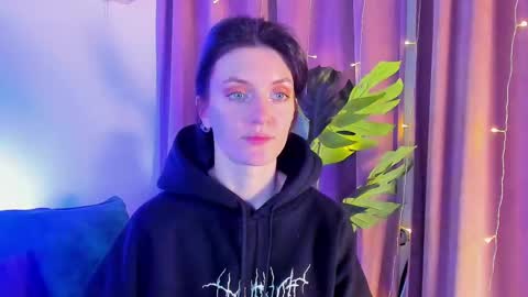 Snapshot of roxy_riot_ chatting on February 2025 04:25:01 AM roxy_riot_ online show from February 2025 04:25:01 AM