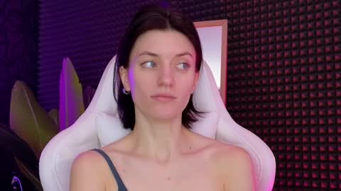 Snapshot of roxy_riot_ chatting on March 2025 04:27:02 AM roxy_riot_ online show from March 2025 04:27:02 AM