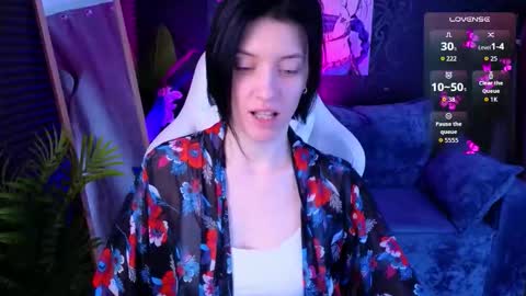 roxy_riot_ online show from November 2025 01:37:01 AM