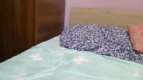 Snapshot of roxy_secrets chatting on January 2025 06:49:01 PM roxy secrets online show from January 2025 06:49:01 PM