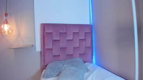 Snapshot of roxy_stone1 chatting on April 2026 07:30:02 PM roxy_stone1 online show from April 2026 07:30:02 PM