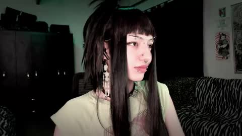 Roxy Independient model Help me to reach 50 thumbs up online show from February 2026 12:20:01 AM