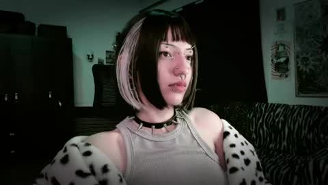 Snapshot of roxy_toxic chatting on May 2026 11:45:02 PM Roxy Independient model Help me to reach 50 thumbs up online show from May 2026 11:45:02 PM