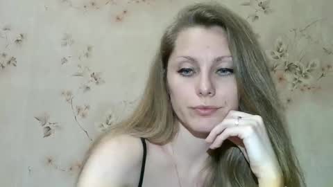 roxyfox18x01 online show from March 2026 07:48:01 PM