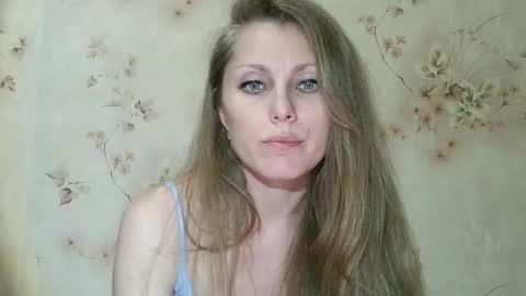 roxyfox18x01 online show from April 2026 07:58:02 PM