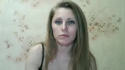 roxyfox18x01 online show from April 2026 08:15:01 PM