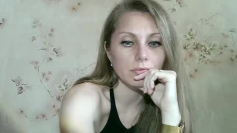roxyfox18x01 online show from May 2026 07:25:01 AM
