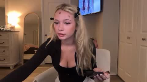 Roxy Rain online show from March 2026 12:10:01 AM