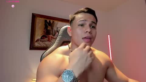 Snapshot of roy__constance chatting on July 2026 03:36:02 AM Roy Constance online show from July 2026 03:36:02 AM