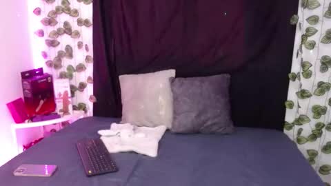 Snapshot of royalebruna chatting on February 2026 04:17:01 PM Bruna Royale online show from February 2026 04:17:01 PM