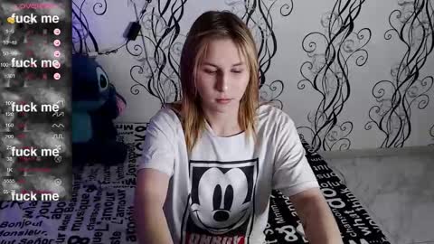 angela online show from November 2025 01:54:02 PM