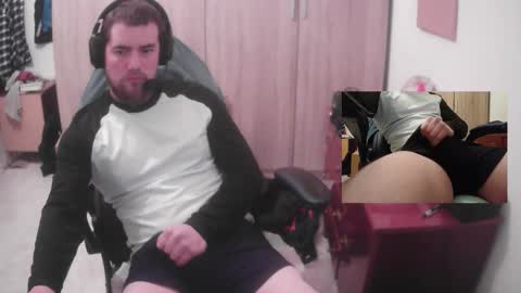 royer04 online show from February 2026 11:58:01 PM