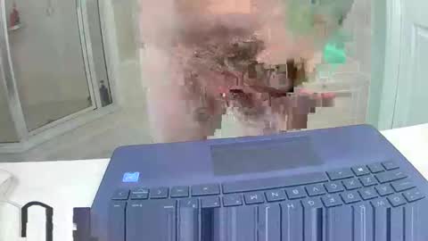 Snapshot of royer8650 chatting on May 2026 08:18:02 PM Lookingaround online show from May 2026 08:18:02 PM