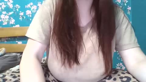 Snapshot of roza1999 chatting on January 2025 02:47:01 AM ALISE LidaL online show from January 2025 02:47:01 AM