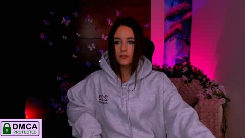 Snapshot of rozmary_ket chatting on December 2024 06:28:01 PM Im Rozmary nice to meet you 3 online show from December 2024 06:28:01 PM