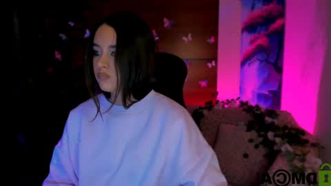 Snapshot of rozmary_ket chatting on December 2024 05:18:02 PM Im Rozmary nice to meet you 3 online show from December 2024 05:18:02 PM