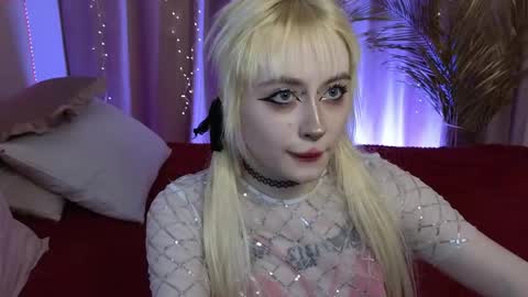 Rraffaellka online show from May 2026 09:35:02 PM