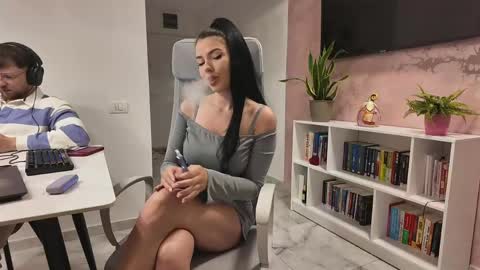 Valeria  online show from May 2026 12:01:01 PM