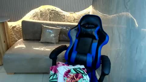 Snapshot of rubia_encantada_r chatting on March 2026 02:04:02 AM rubia_encantada_r online show from March 2026 02:04:02 AM