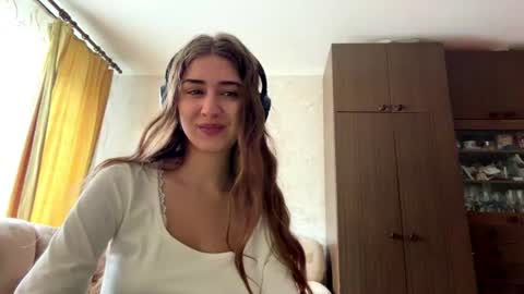 Mia online show from July 2026 10:24:01 AM