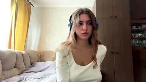 Mia online show from July 2026 08:21:01 AM