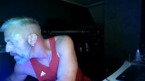 Chico que rico Caliente online show from May 2026 03:22:01 AM