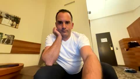 runner1978 online show from October 2025 07:48:01 PM