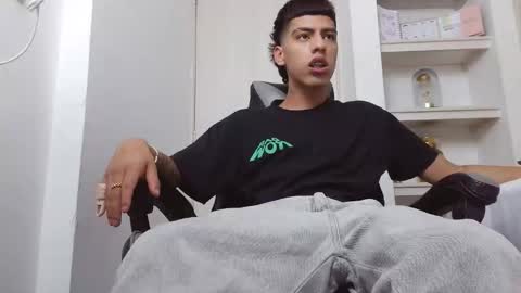  R U S S E L L  online show from February 2026 10:35:02 PM