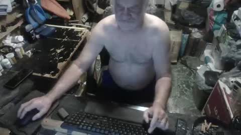 Snapshot of russtenail21 chatting on September 2025 07:42:01 AM Russtenail21 online show from September 2025 07:42:01 AM