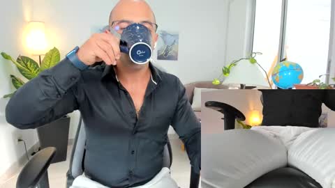ryan_master_ online show from December 2024 01:18:02 PM