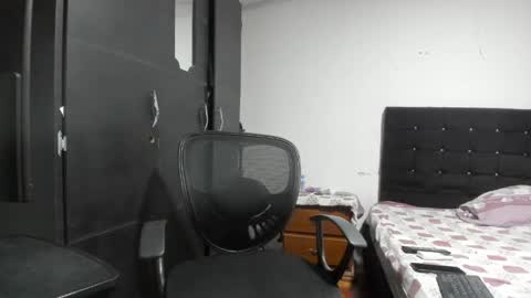 ryan_xc1 online show from May 2026 03:13:02 AM