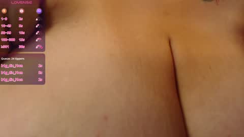 Snapshot of ryanastone_ chatting on December 2024 07:43:01 PM Hanna online show from December 2024 07:43:01 PM