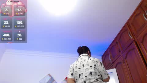 Snapshot of ryanastone_ chatting on January 2025 01:04:01 PM Hanna online show from January 2025 01:04:01 PM