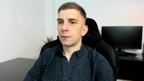 Snapshot of ryandusk chatting on May 2026 07:43:02 PM Andrew C. online show from May 2026 07:43:02 PM