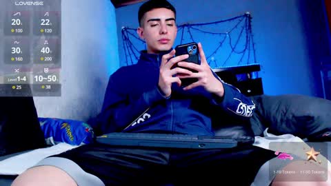 Snapshot of ryannhill_ chatting on December 2024 11:29:01 PM Ryannhill online show from December 2024 11:29:01 PM