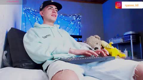 Snapshot of ryannhill_ chatting on November 2025 04:45:02 AM Ryannhill online show from November 2025 04:45:02 AM