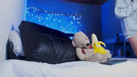 Snapshot of ryannhill_ chatting on November 2025 07:24:02 AM Ryannhill online show from November 2025 07:24:02 AM