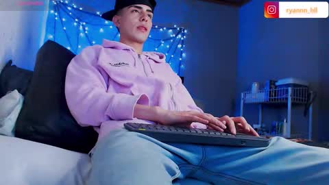 Snapshot of ryannhill_ chatting on January 2026 04:05:01 AM Ryannhill online show from January 2026 04:05:01 AM