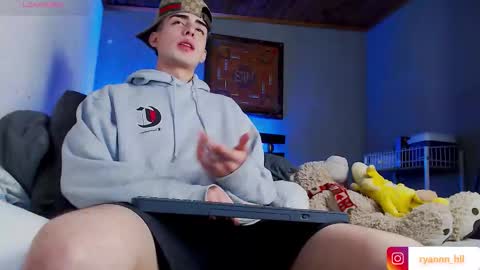 Snapshot of ryannhill_ chatting on February 2026 08:43:01 AM Ryannhill online show from February 2026 08:43:01 AM